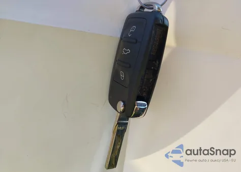 2012 Volkswagen Passat 2.5L Se z USA, uszkodzony, nr VIN 1VWBP7A34CC019110